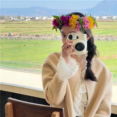 穿黑衣的女孩